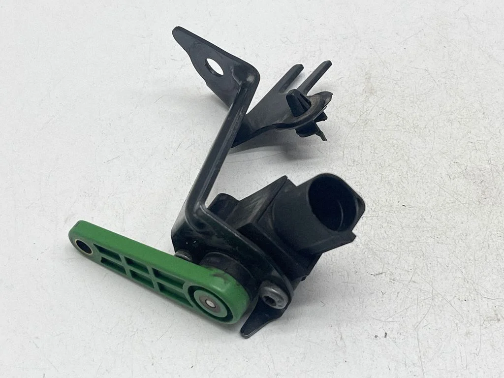 Rear air suspension level height sensor 8K0907503