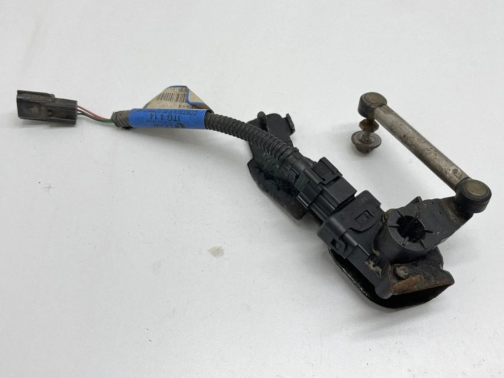 Rear air suspension level height sensor 240148702R
