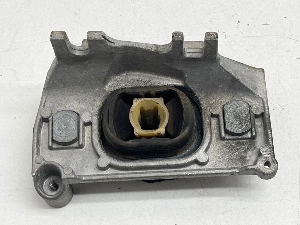Gearbox mounting bracket 112228880R – Renault Captur (2013-2020)