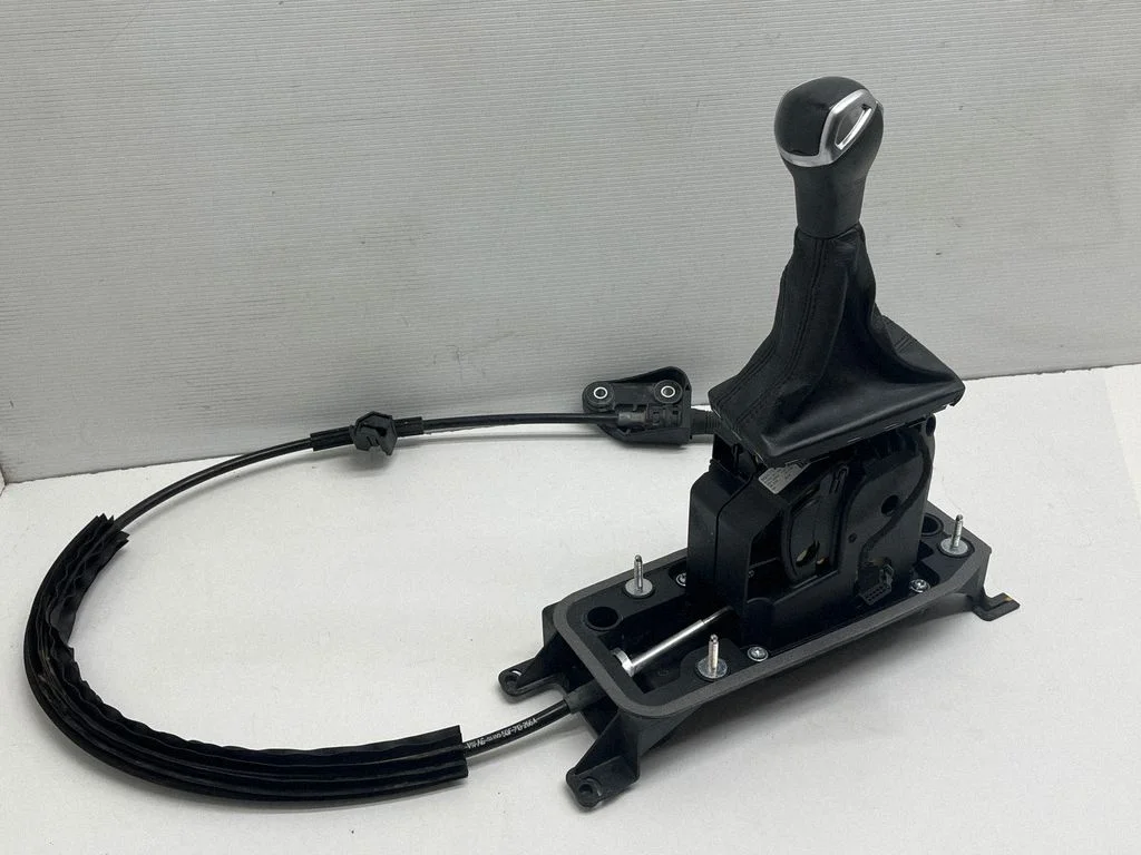 Gear selector mechanism 5QH713023