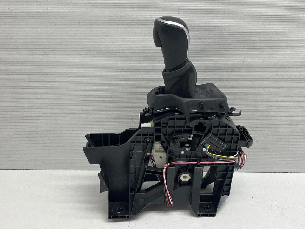 Gear selector mechanism