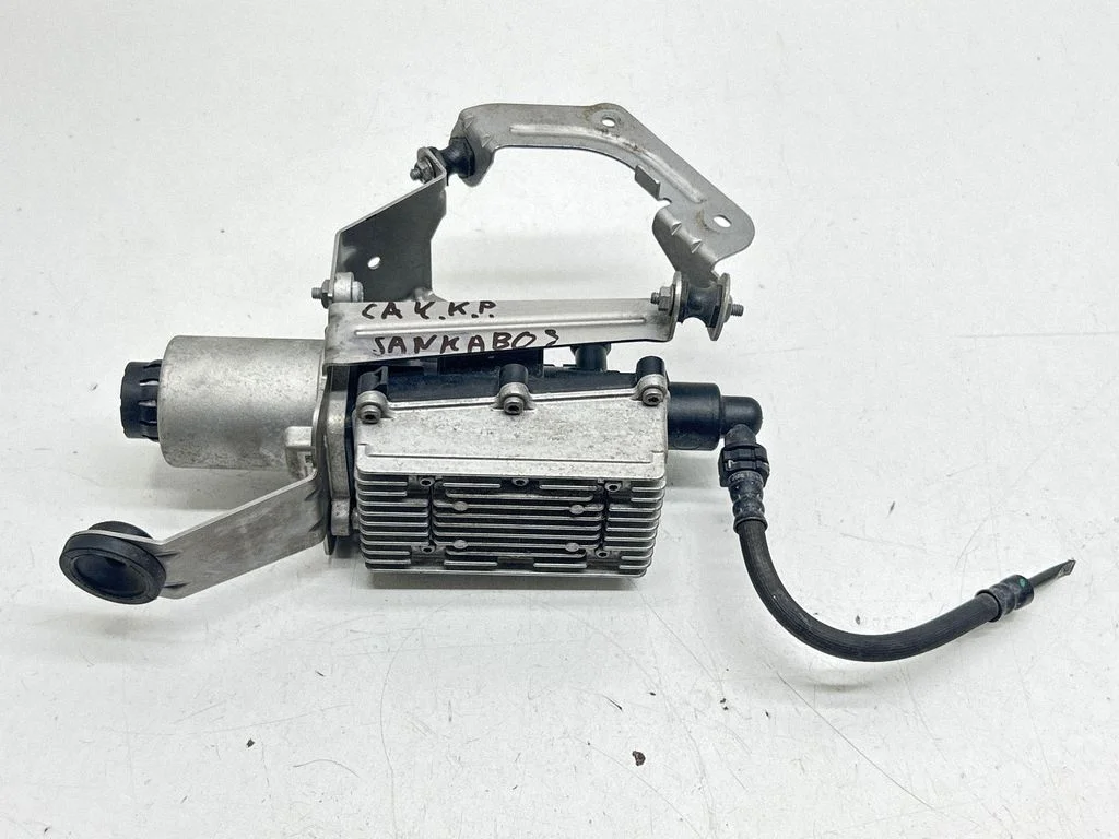 Clutch master cylinder 7L0142060B