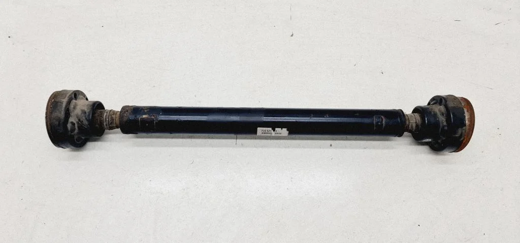 Front prop shaft 7L6521101