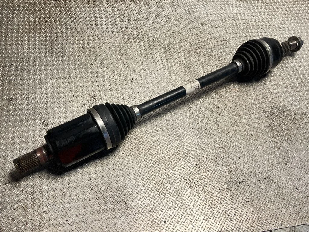 Priekšējā pusass 49500CV100