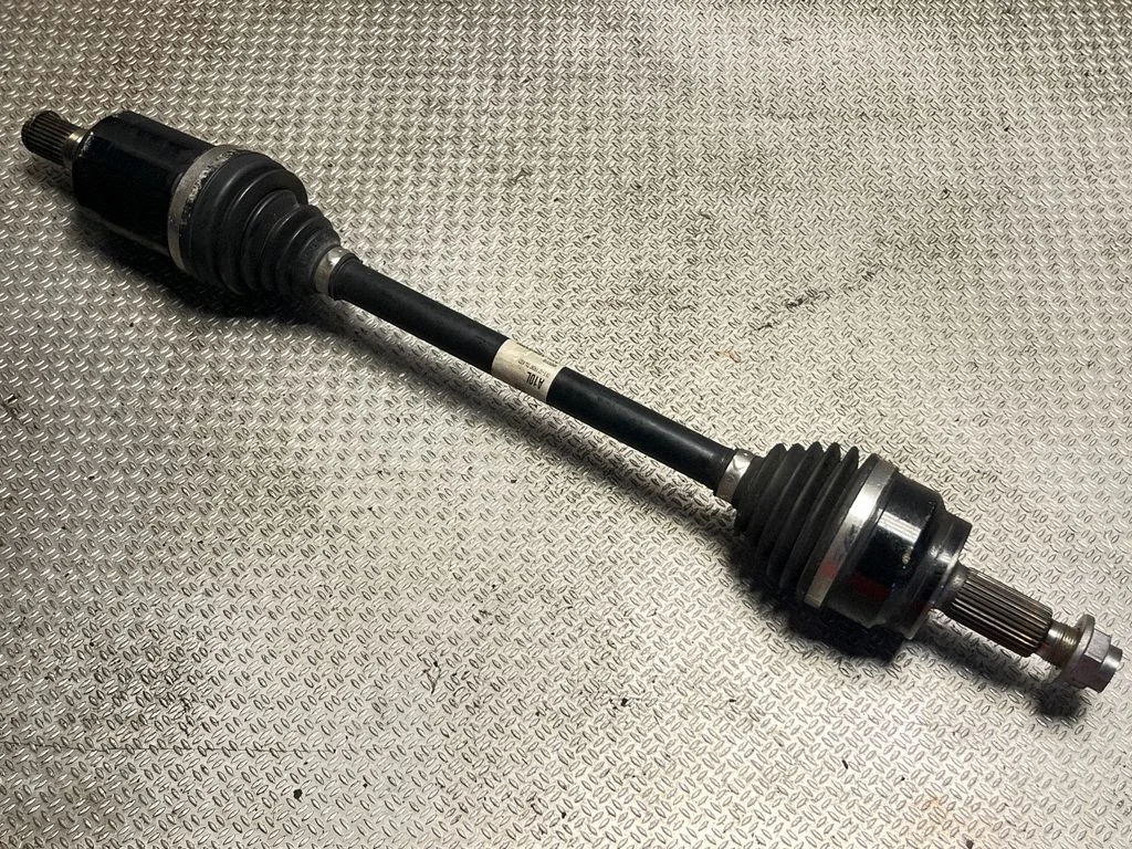 Priekšējā pusass 49500CV100