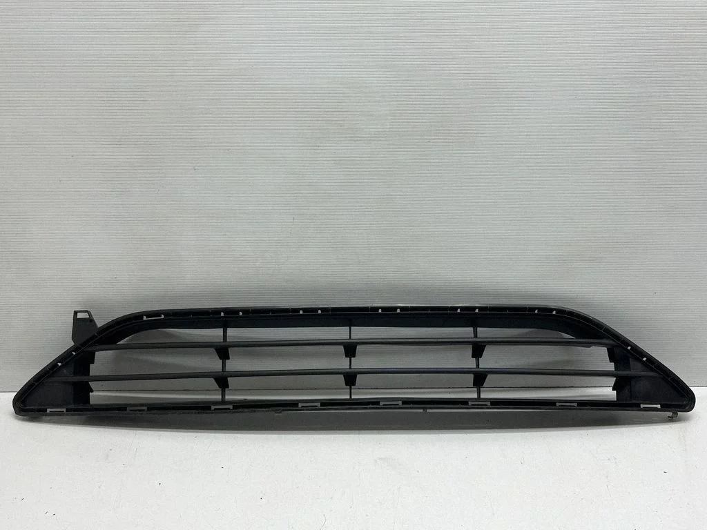 Front bumper lower grill 622546FR0A