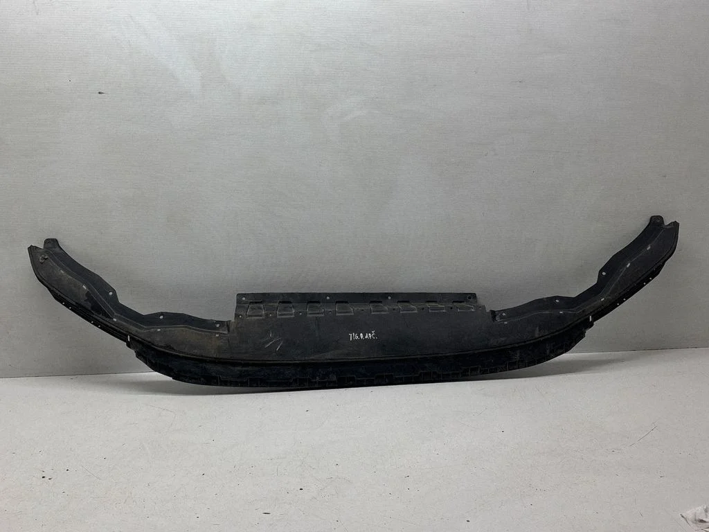 Esistange alumine osa (huul) 5NN805903D