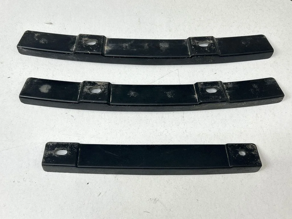 Esistange alumine osa (huul) 960203ZL0A