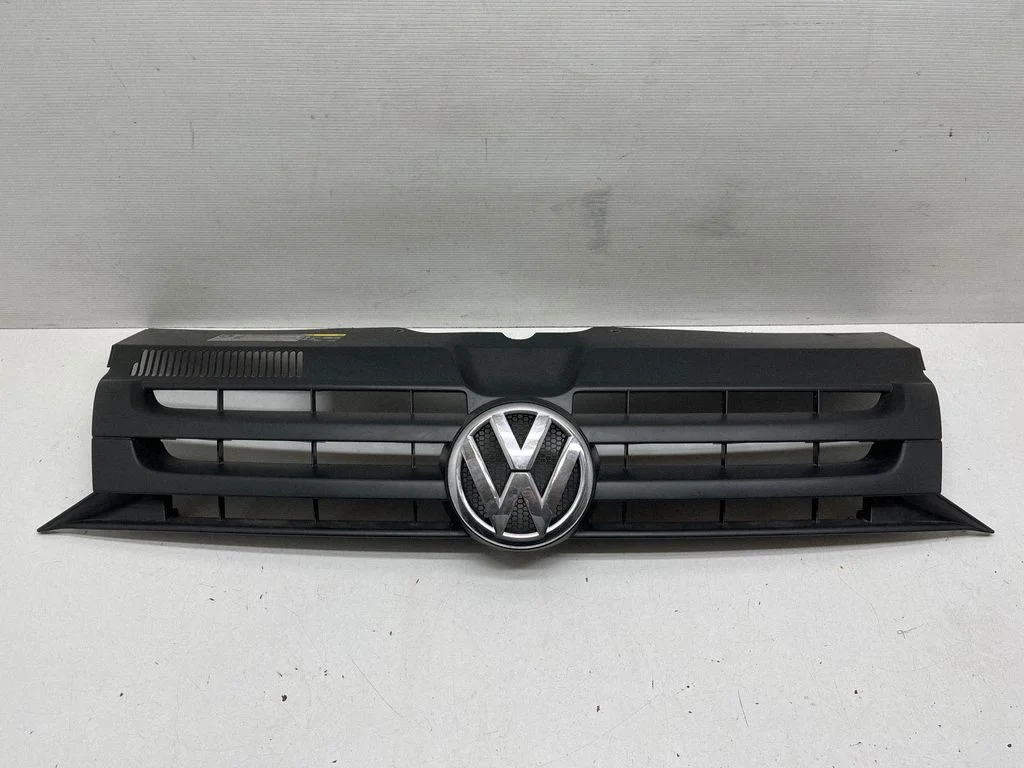 Front bumper upper radiator grill 63140