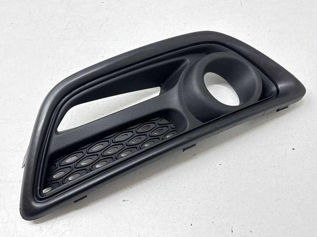 Front fog light trim/grill 620740754R – Renault Captur (2013-2020)