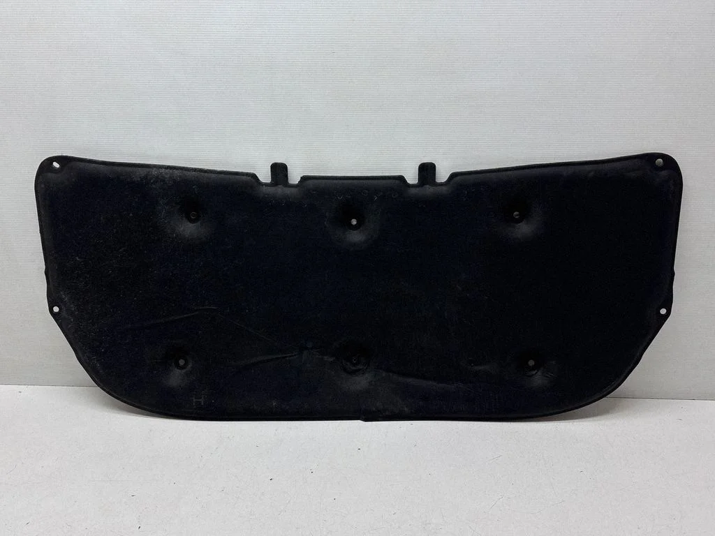 Engine bonnet/hood sound/heat insulation