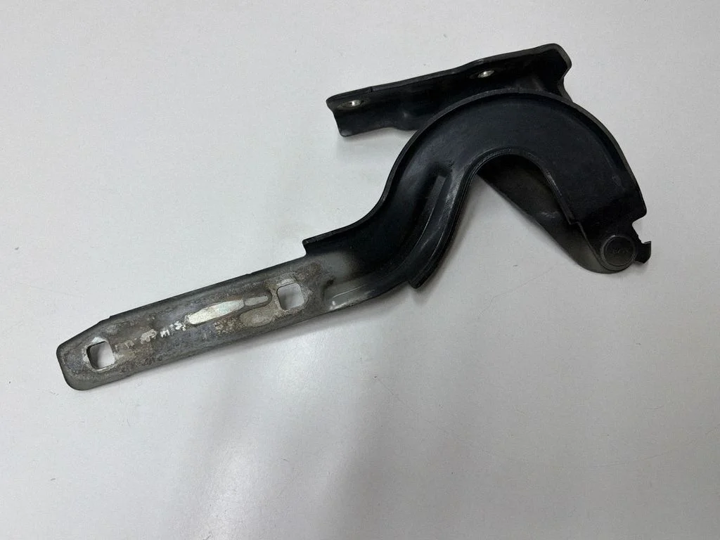 Engine bonnet/hood hinges 7N0823301B