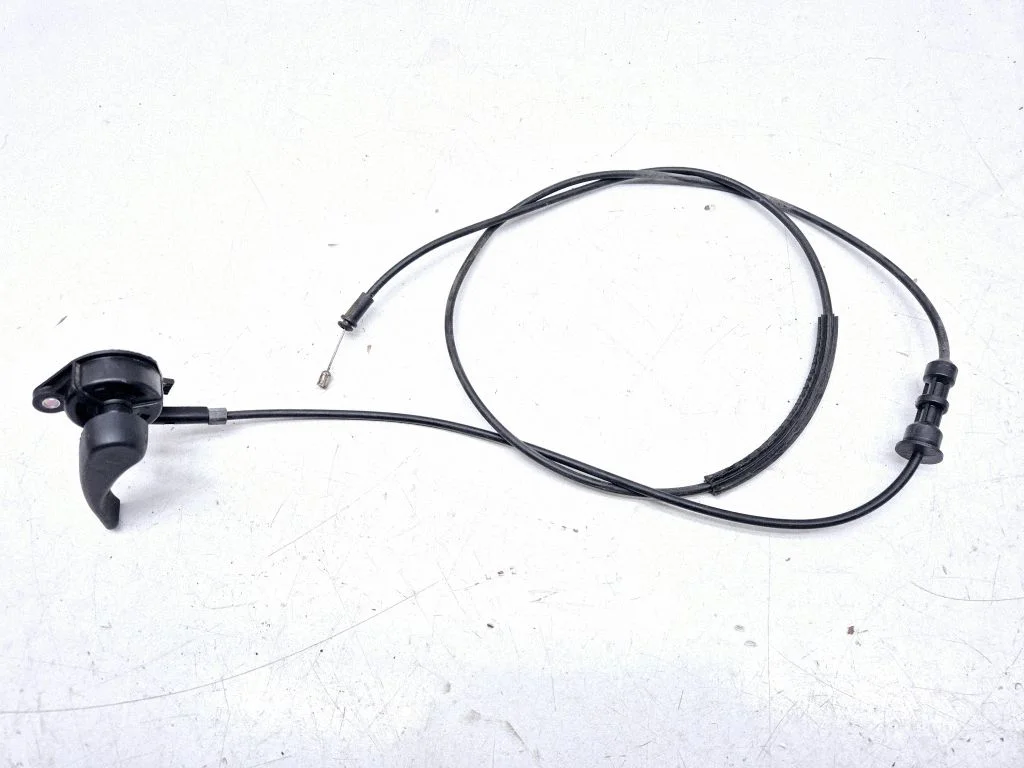 Engine bonnet/hood lock release cable – Renault Captur (2013-2020)
