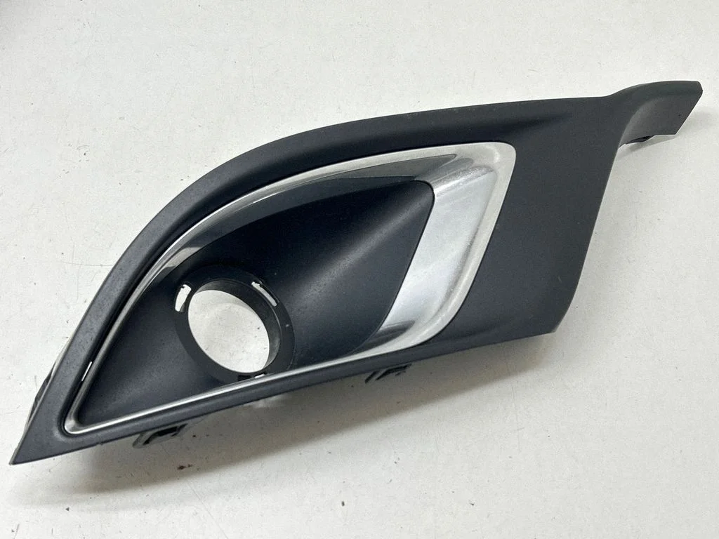 Kratka / ramka halogenu 05113678AC