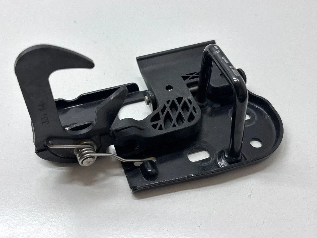 Mootorikapoti luku aas 1T0823480B