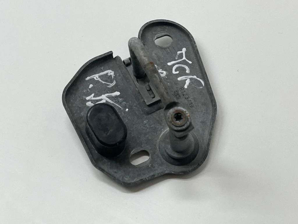 Mootorikapoti luku aas B123719