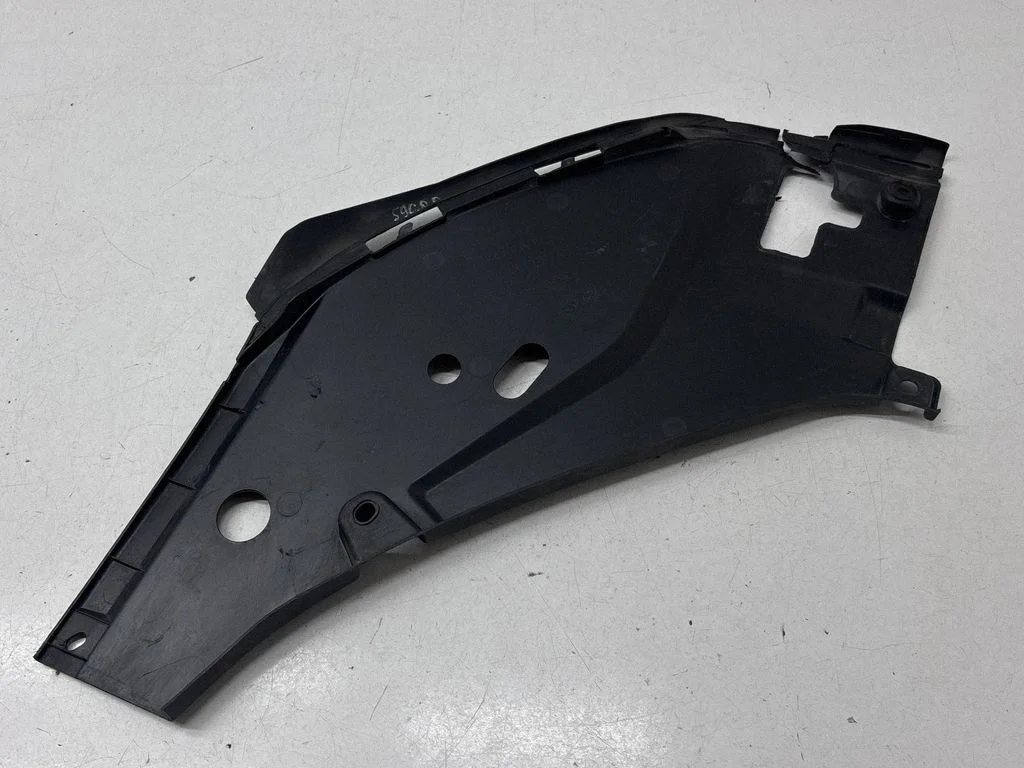 Engine bonnet/hood lock trim molding 31386869
