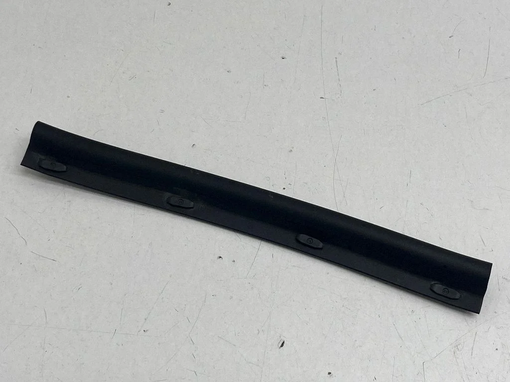Engine compartment rubber 5NA823709