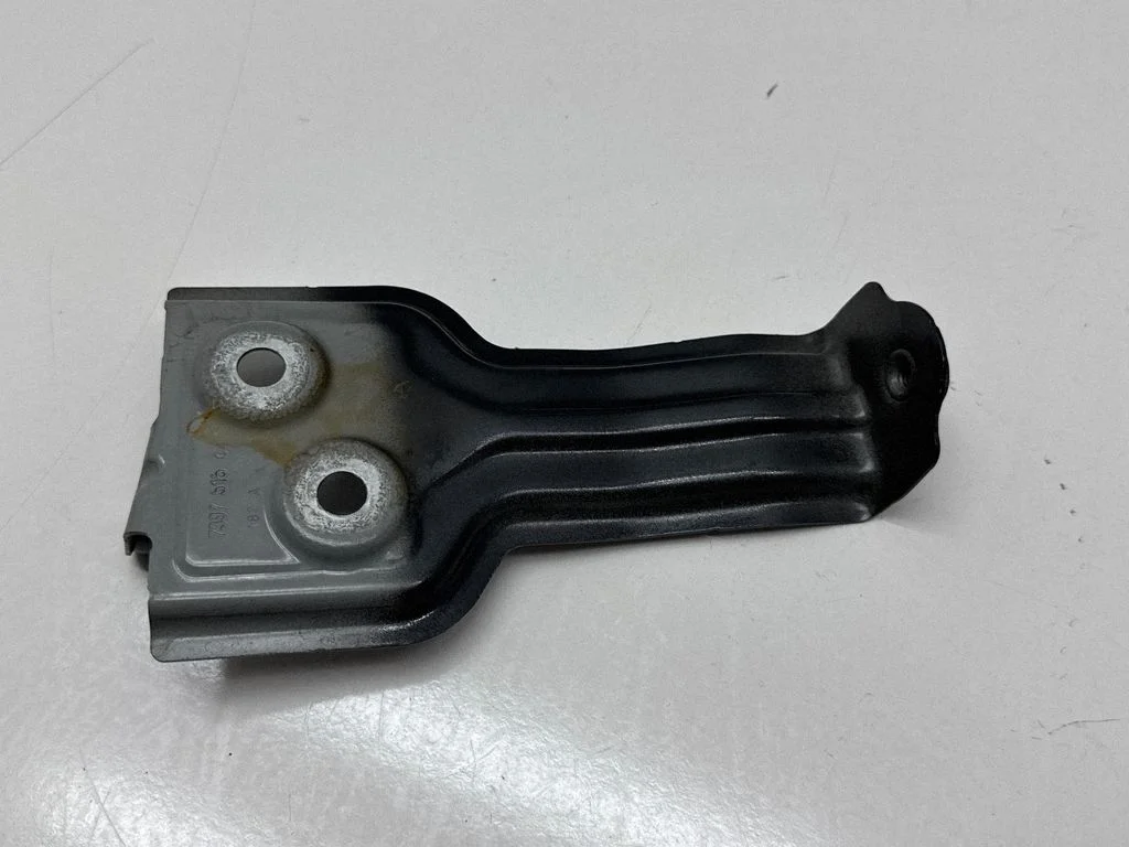 Fender mounting bracket 7397516
