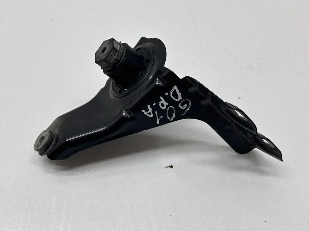 Fender mounting bracket 7397514