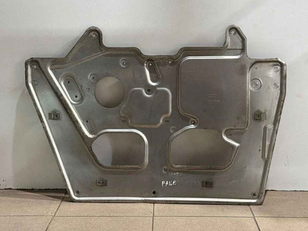 Mootori põhjakaitse 97034111151