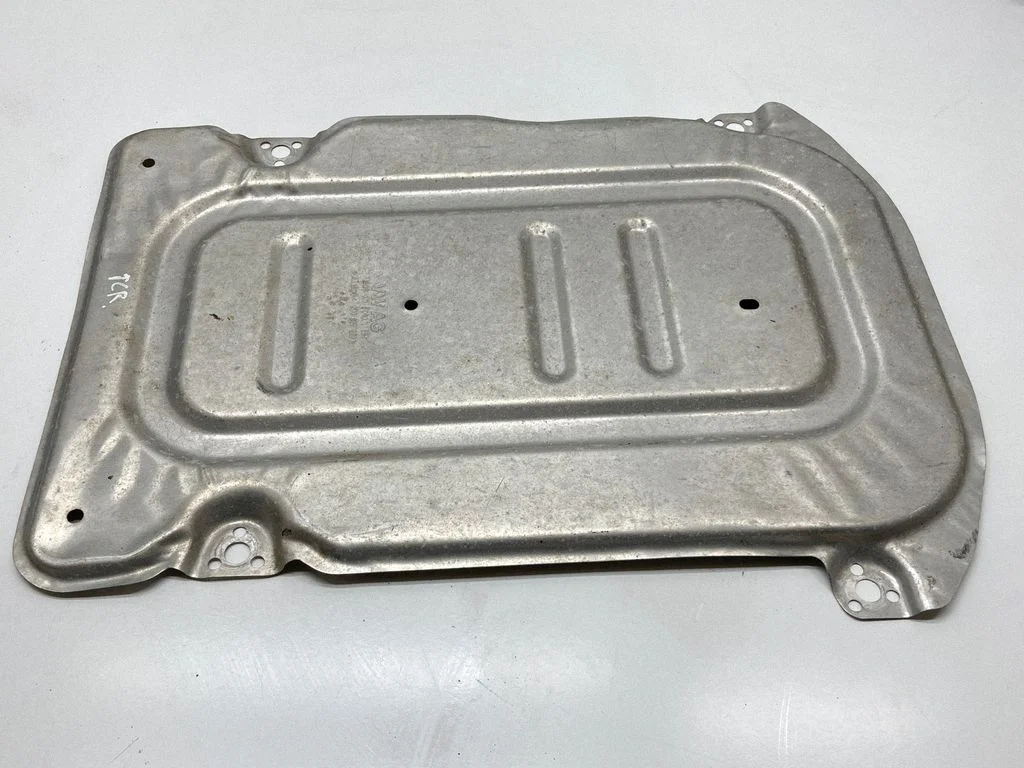 Mootori põhjakaitse 2Q0825229B