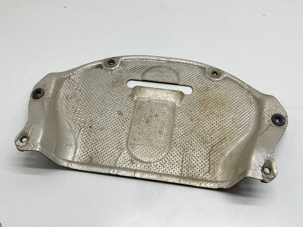Engine splash shield/under tray 84191D300