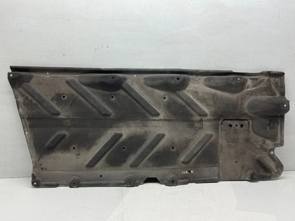 Center/middle under tray cover A2466840100