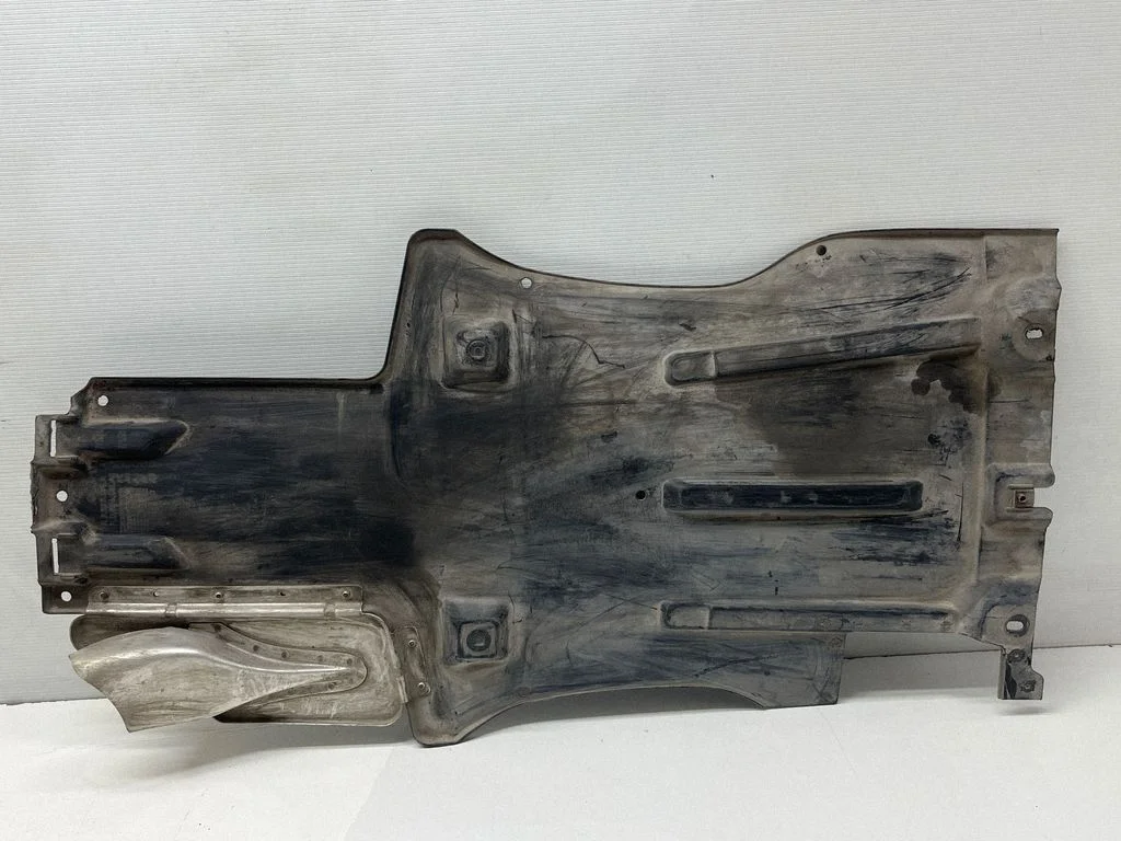 Center/middle under tray cover – Porsche Cayenne (92A) (2010-2017)