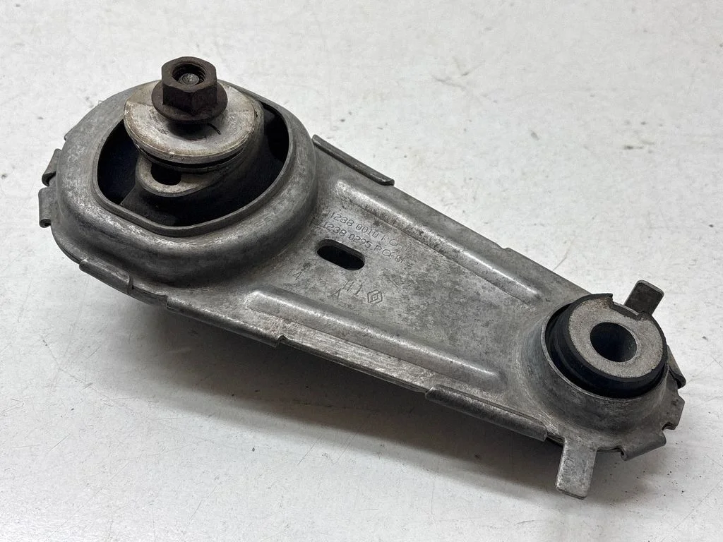 Gearbox mount 112380010