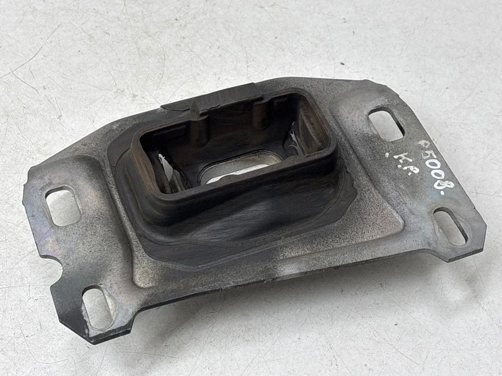 Gearbox mount 9807420980