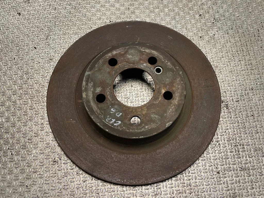 Rear brake disc – rear right