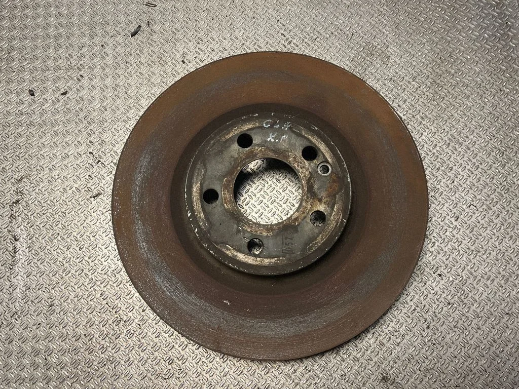 Front brake disc – front left