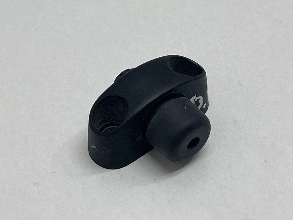 Tailgate/trunk/boot lid buffer 8W9827239