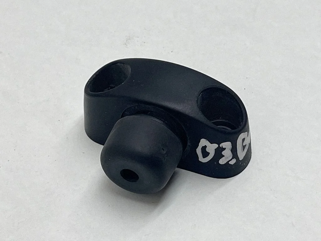 Tailgate/trunk/boot lid buffer 8W9827239
