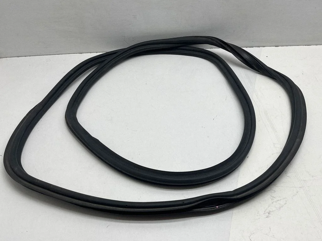 Loading door rubber seal (on body) 7397317