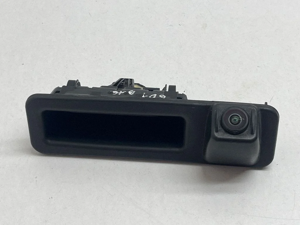 Tagaluugi avamiskäepide (kaameraga) – BMW X3 G01 (2018-2024)
