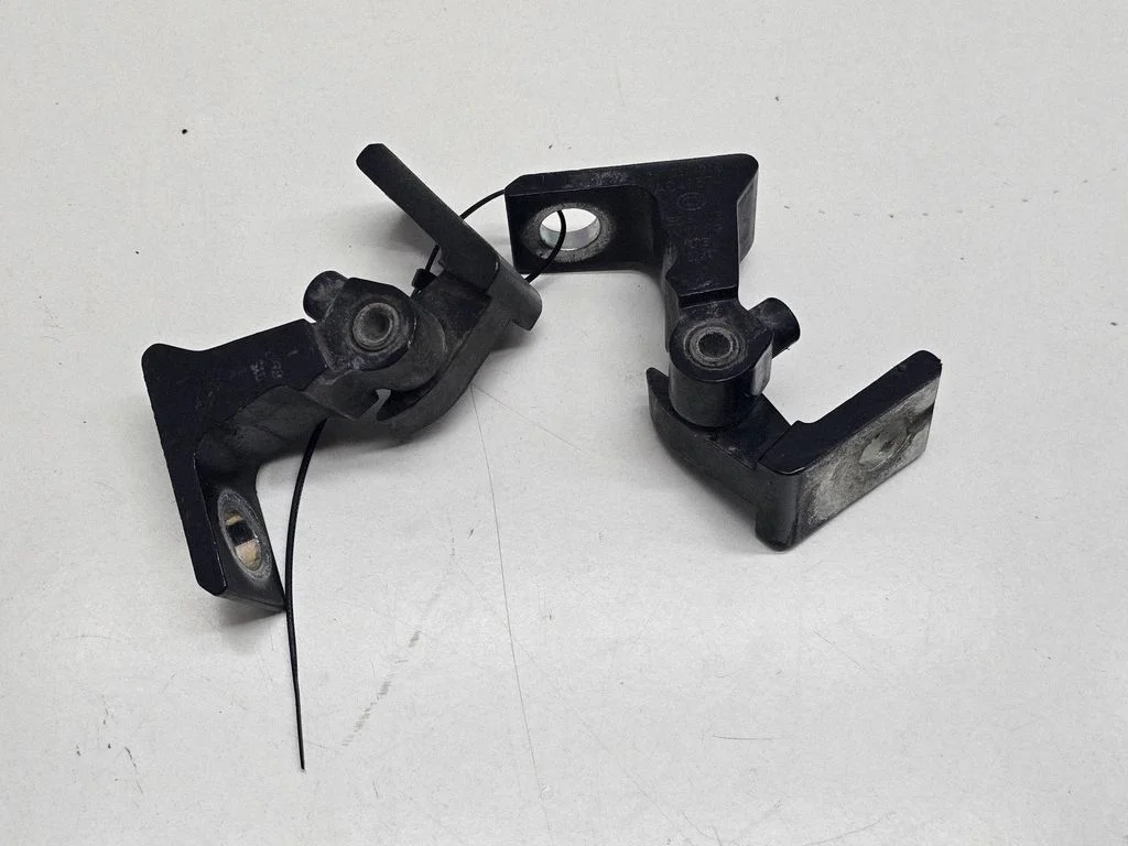 Front door hinges set 7N0831402B