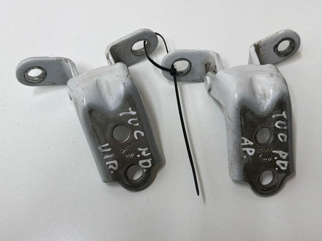 Front door hinges set – front right