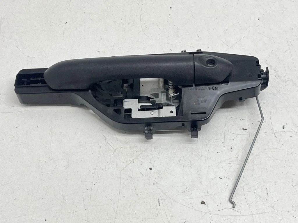 Klamka zewnętrzna drzwi przednich LB5BS22465GA – Ford Explorer VI (2019-)