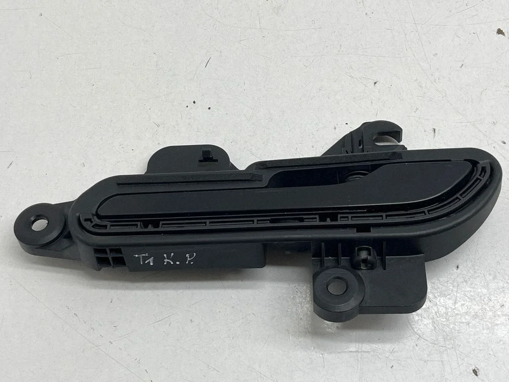 Front door exterior handle – Tesla Model Y (2020-)