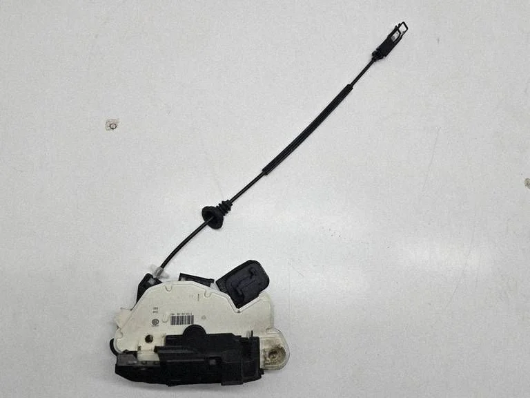 Front door lock 5K1837015E