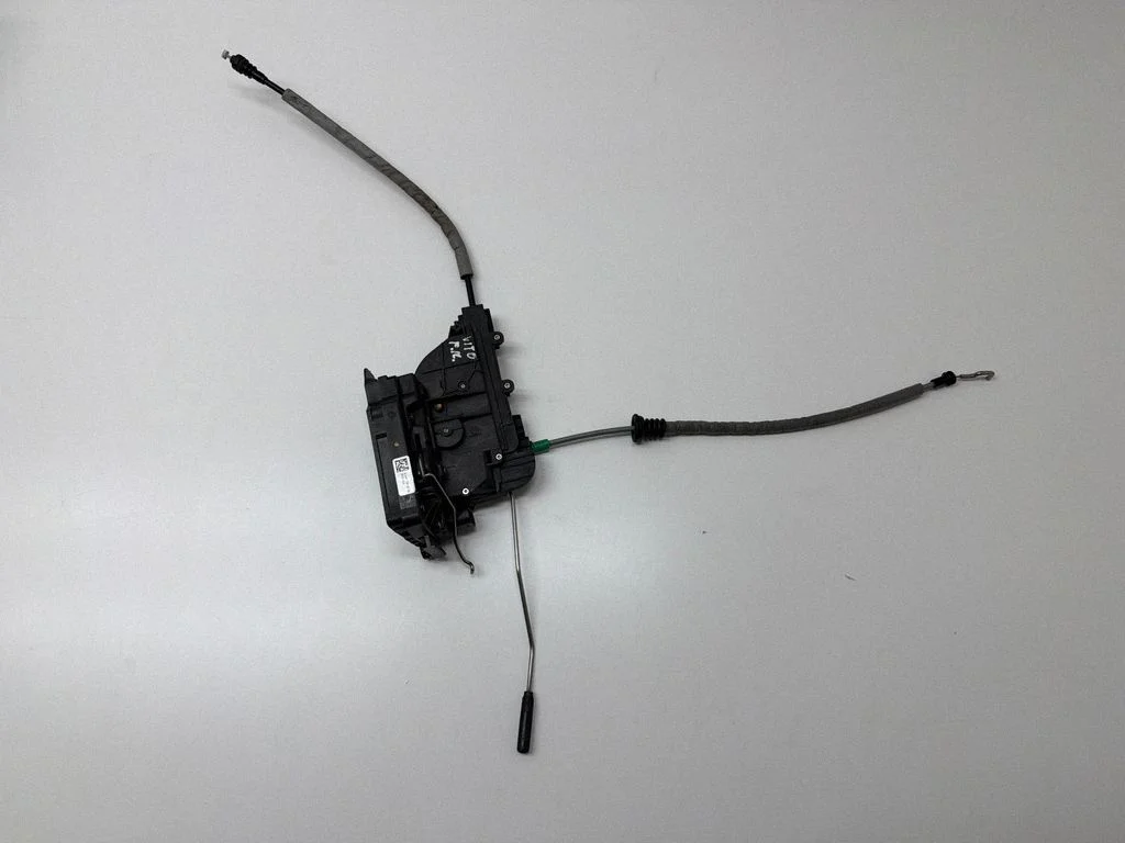 Front door lock A4477200035