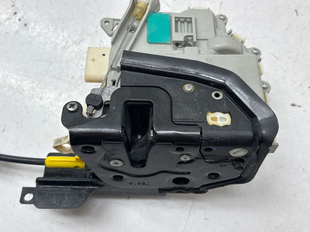 Front door lock 8J1837016D
