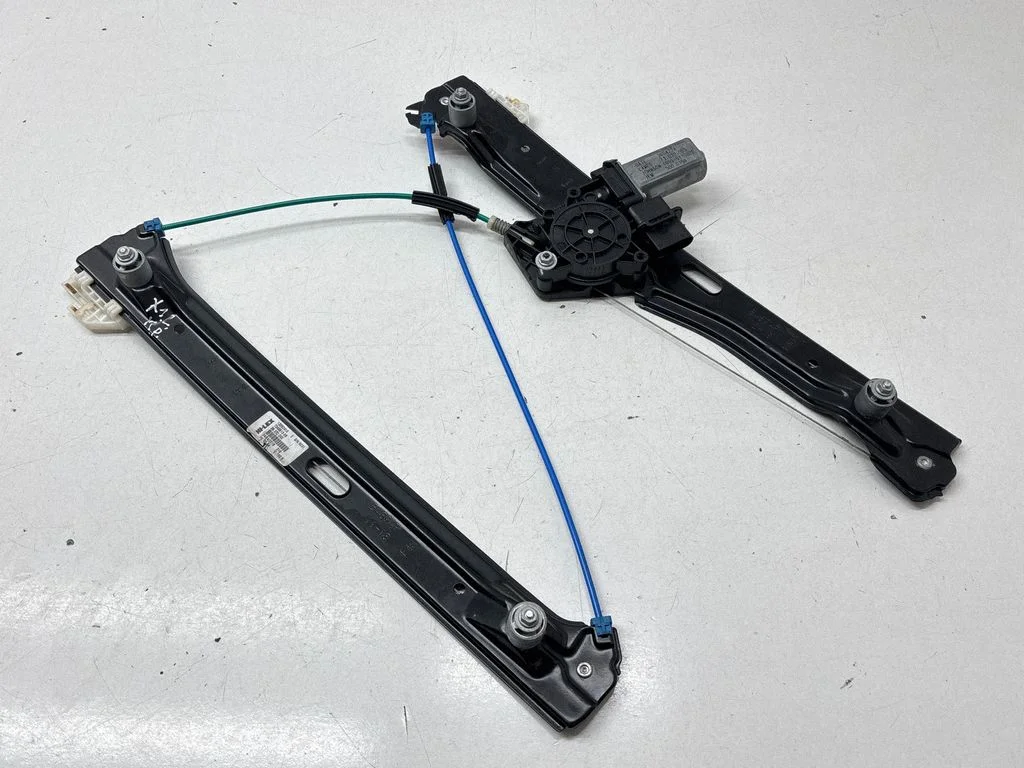 Front door window regulator with motor 7349513