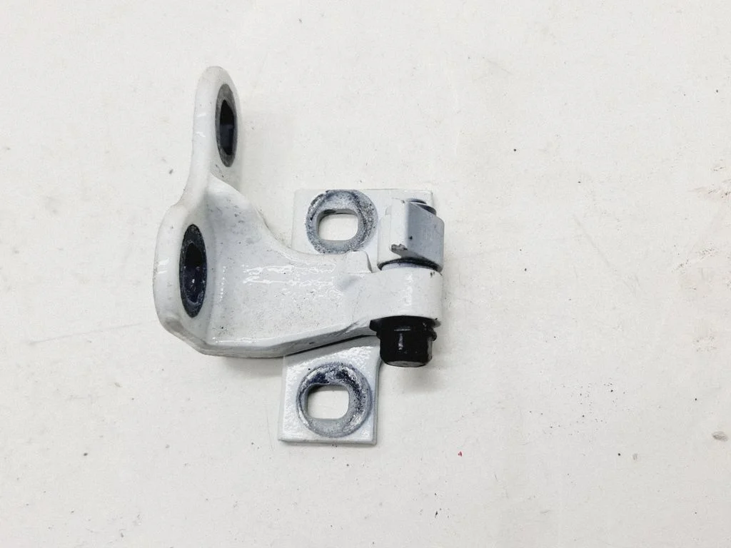 Tagaukse ülemine hing – BMW 7-seeria E65 E66 (2001-2008)