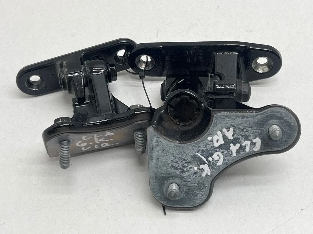Rear door hinge set A046572