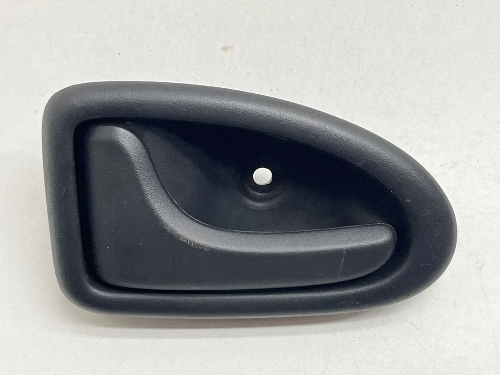 Tagaukse sisemine käepide 7700423887
