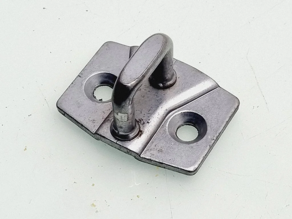 Rear door lock loop/hook striker 724963