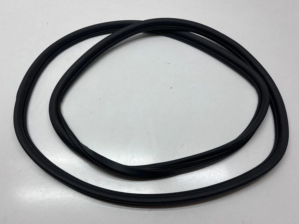 Rear door rubber seal (on body) – rear left